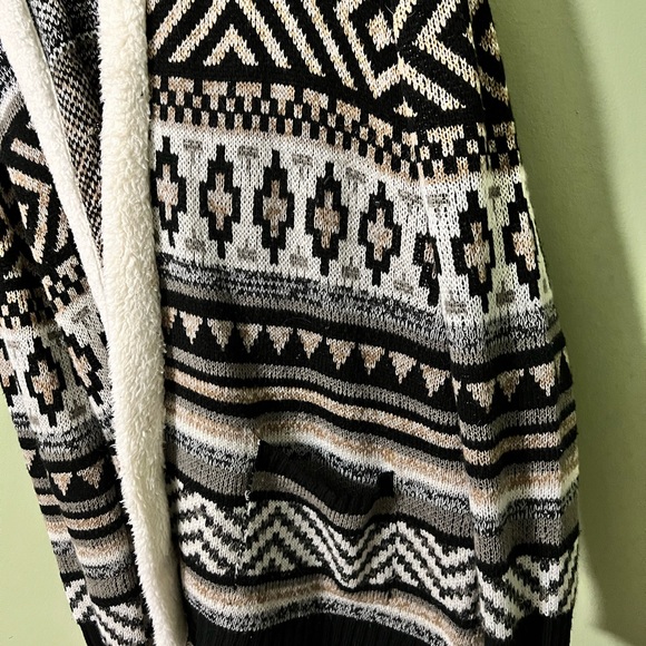 Cardigan - Picture 4 of 4